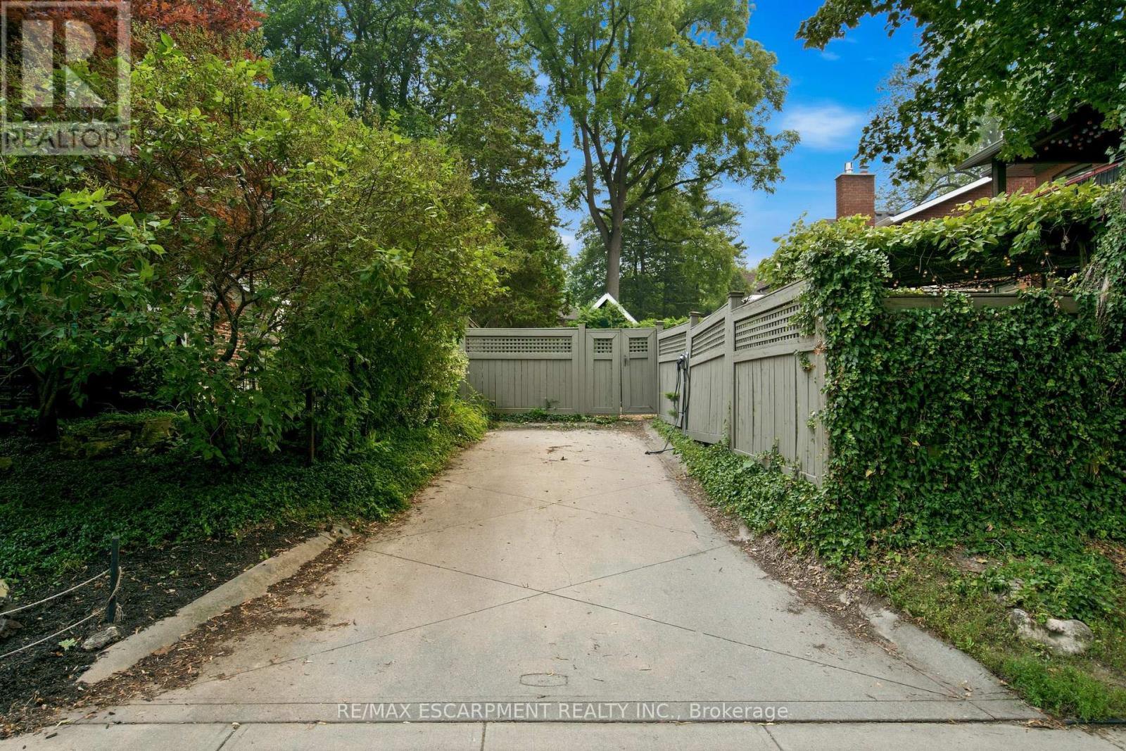 61 Mountain Avenue, Hamilton, ON - Outdoor