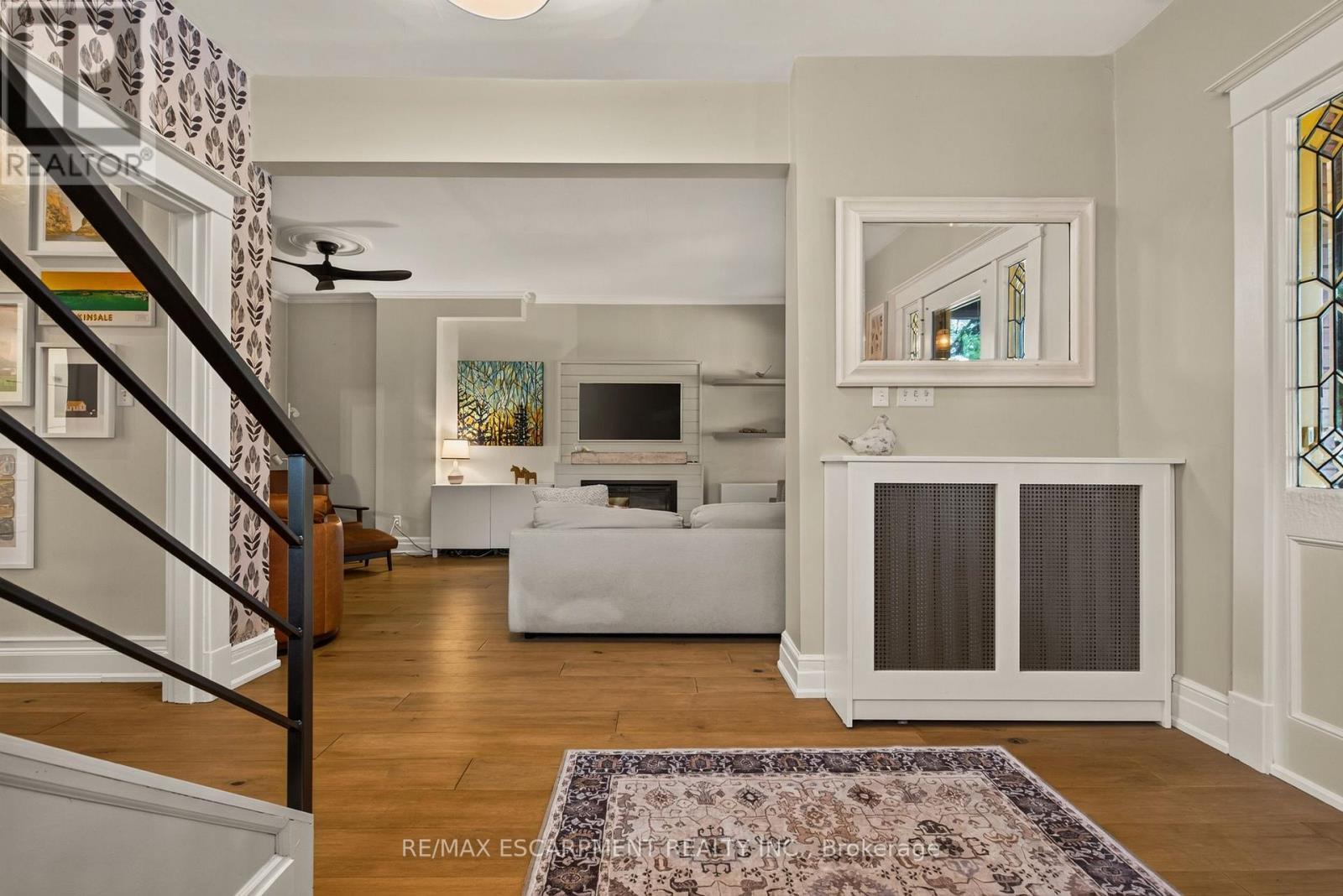 61 Mountain Avenue, Hamilton, ON - Indoor Photo Showing Other Room