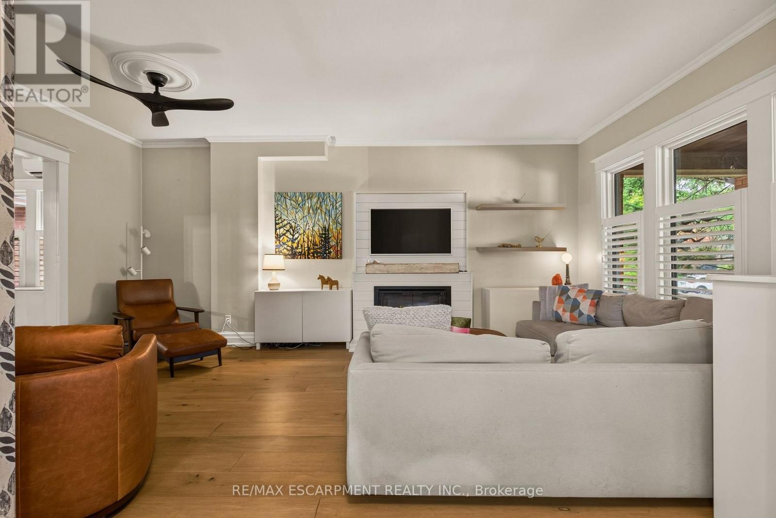 61 Mountain Avenue, Hamilton, ON - Indoor Photo Showing Living Room With Fireplace