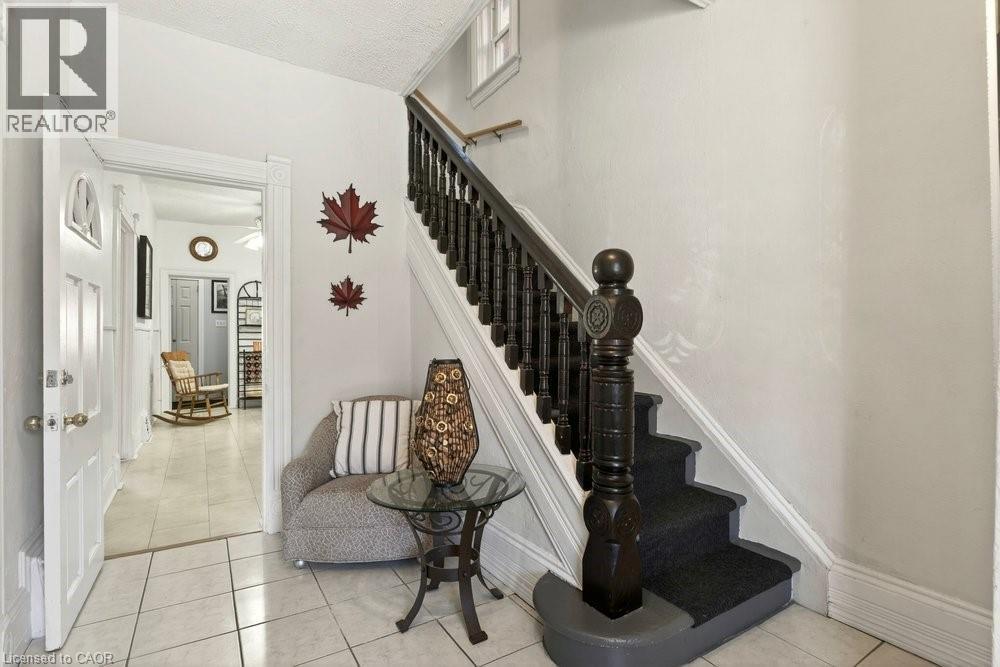 49 Cheever Street, Hamilton, ON - Indoor Photo Showing Other Room