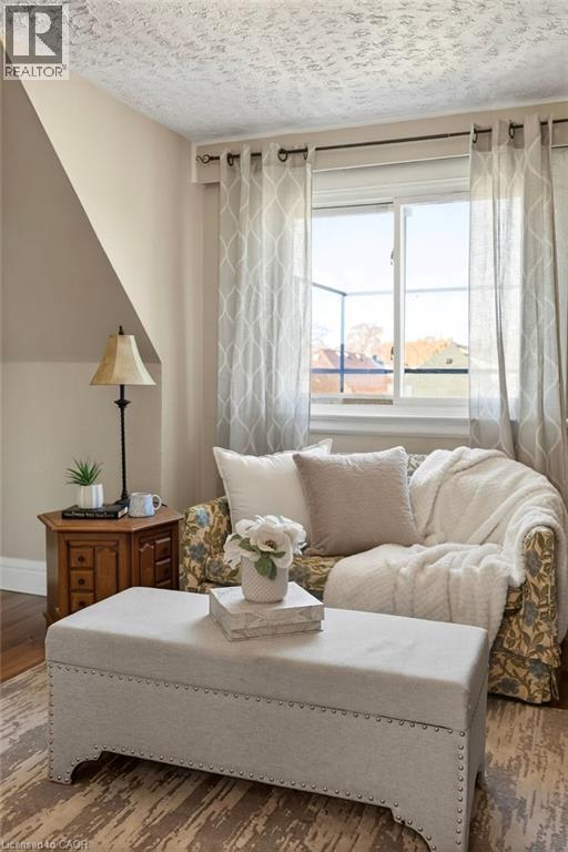 49 Cheever Street, Hamilton, ON - Indoor Photo Showing Bedroom