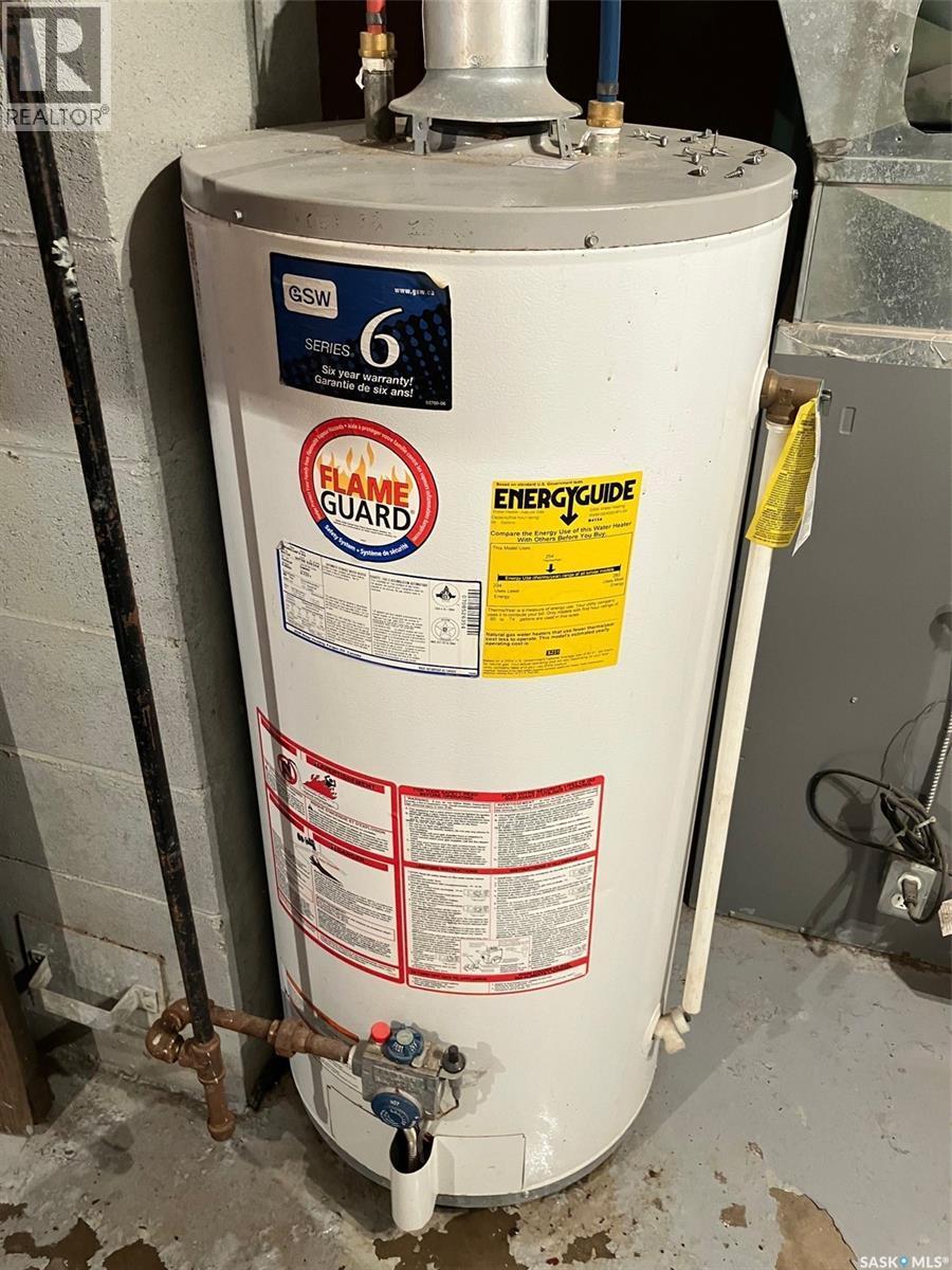 408 6Th Avenue Nw, Ituna, SK - Indoor Photo Showing Basement