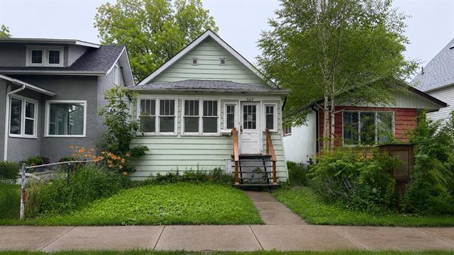 749 Dudley Ave, Winnipeg, MB - Outdoor With Facade