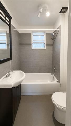 749 Dudley Ave, Winnipeg, MB - Indoor Photo Showing Bathroom