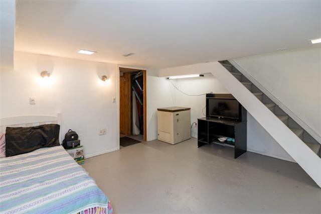 241 Lake Ridge Rd, Winnipeg, MB - Indoor