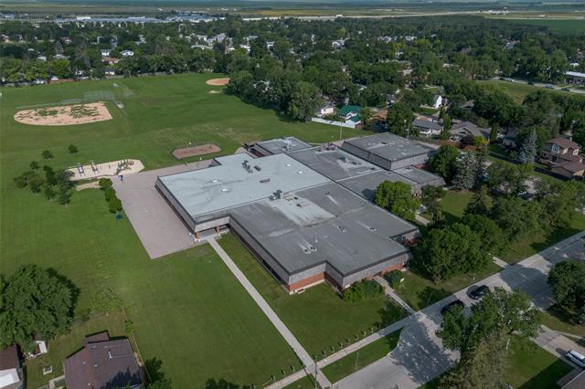 241 Lake Ridge Rd, Winnipeg, MB - Outdoor With View