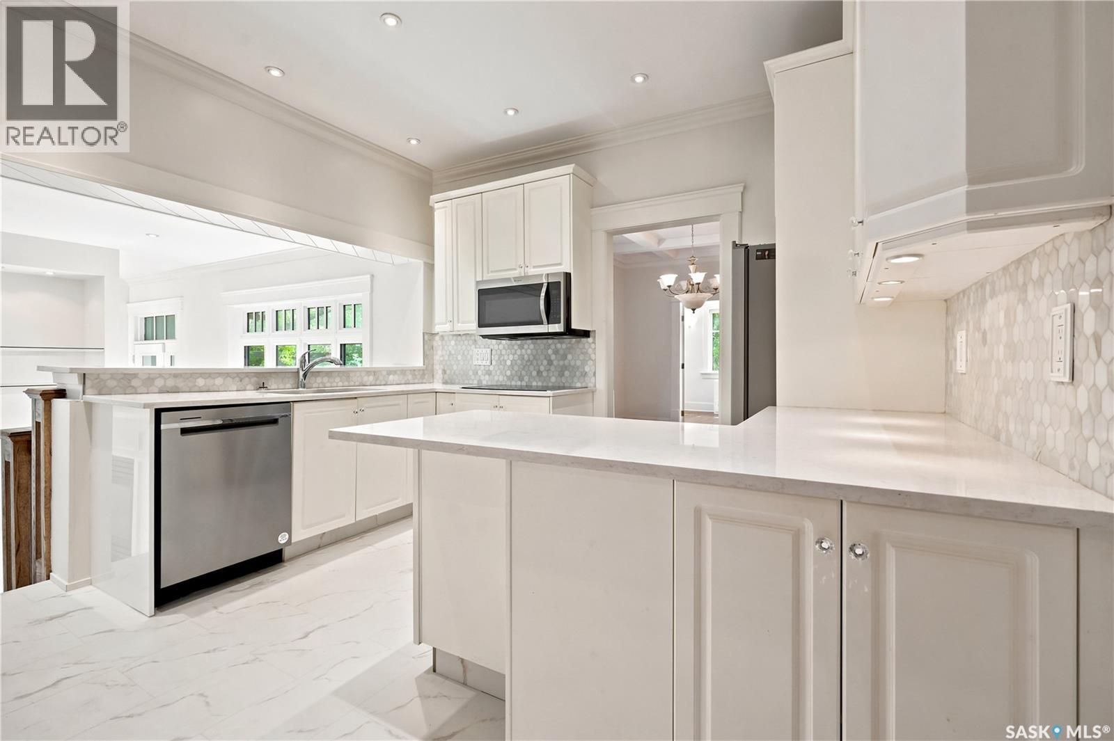 3151 Angus Street, Regina, SK - Indoor Photo Showing Kitchen With Upgraded Kitchen