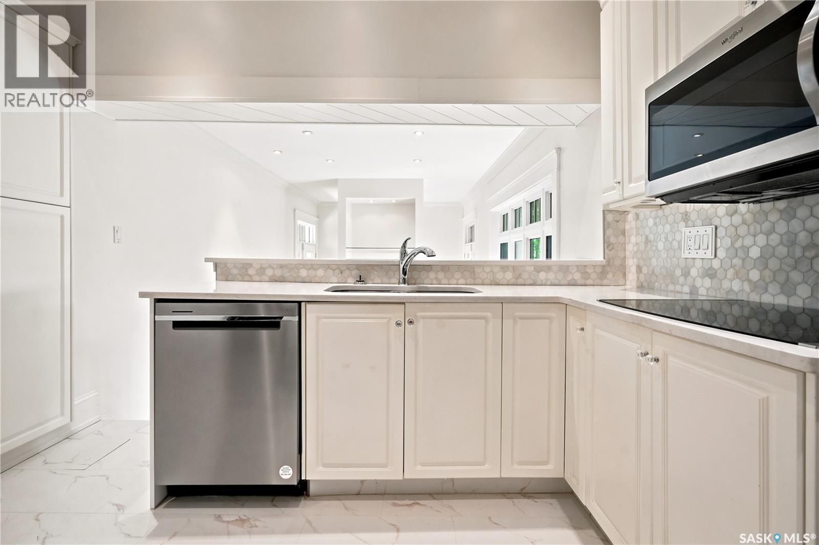 3151 Angus Street, Regina, SK - Indoor Photo Showing Kitchen