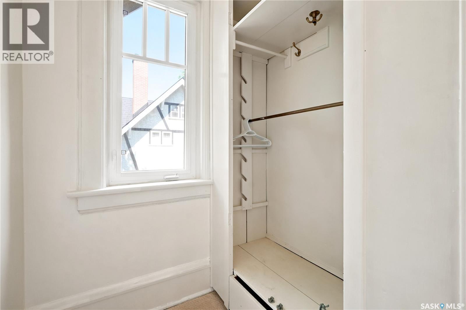 3151 Angus Street, Regina, SK - Indoor