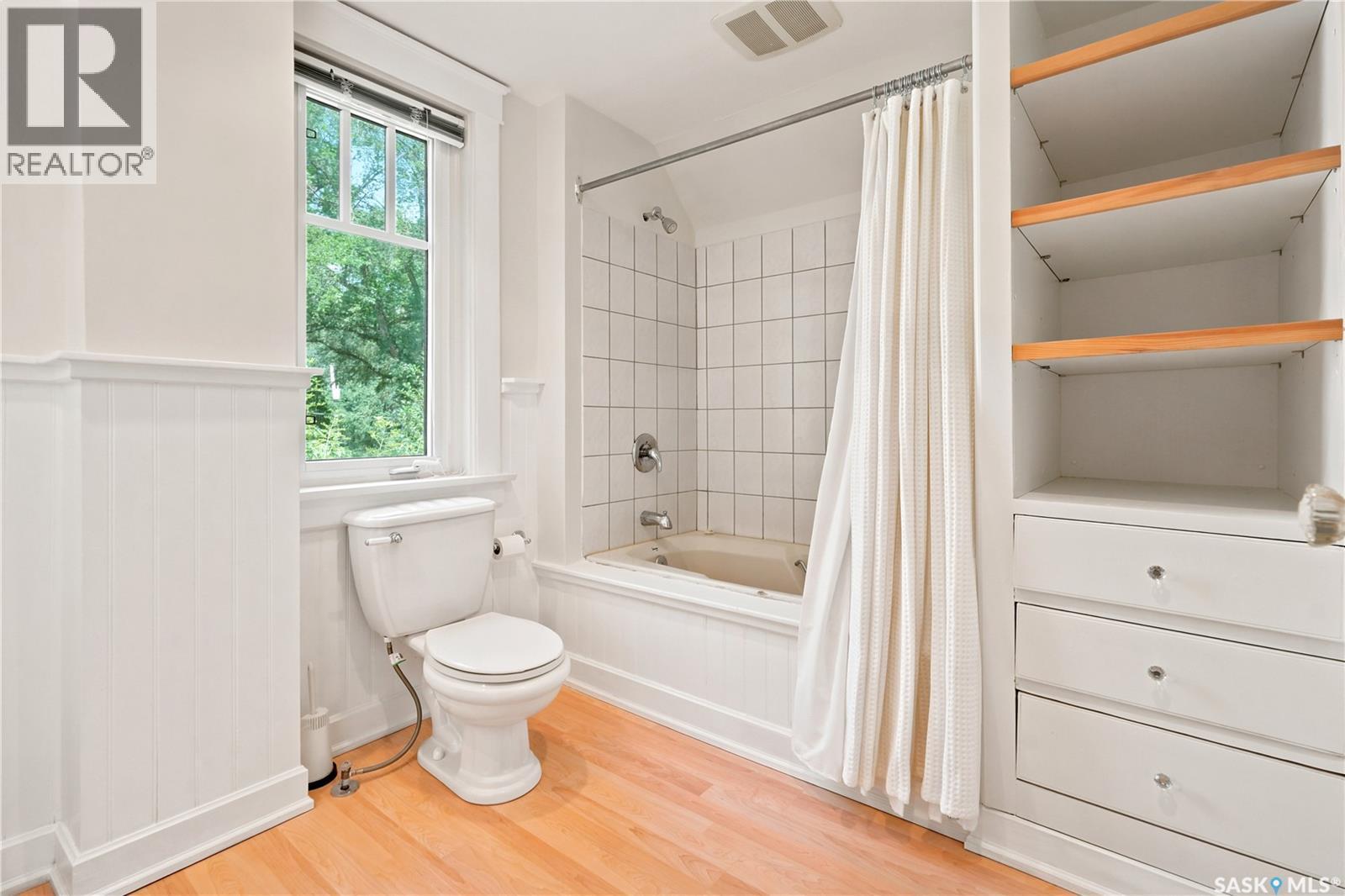 3151 Angus Street, Regina, SK - Indoor Photo Showing Bathroom