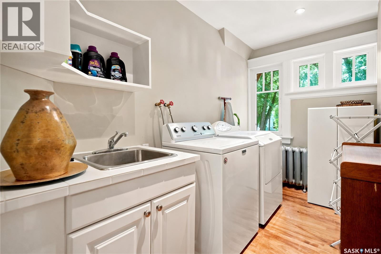 3151 Angus Street, Regina, SK - Indoor Photo Showing Laundry Room