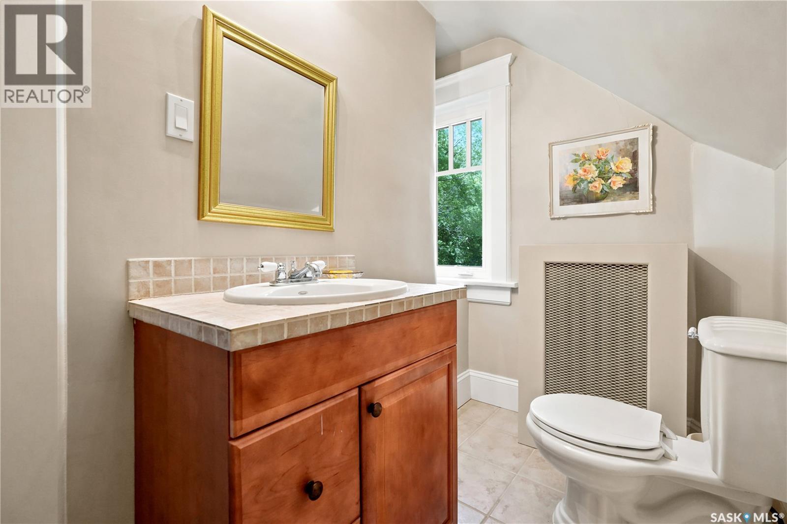 3151 Angus Street, Regina, SK - Indoor Photo Showing Bathroom