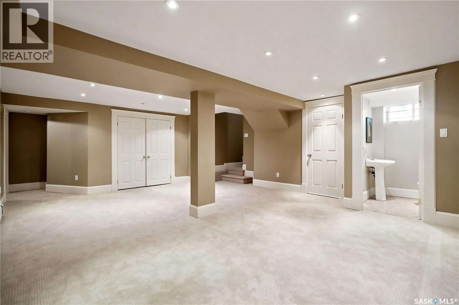 3151 Angus Street, Regina, SK - Indoor
