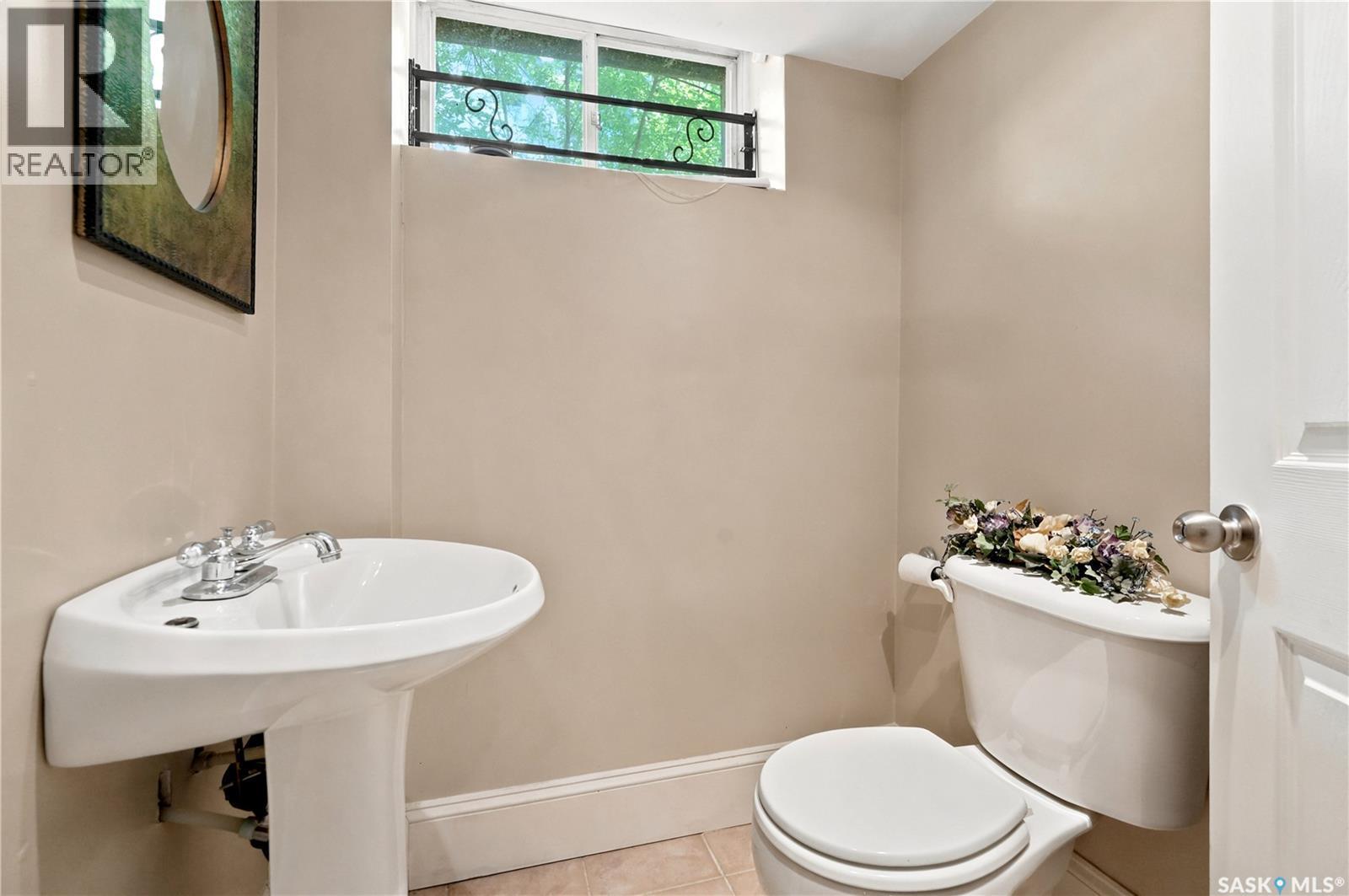 3151 Angus Street, Regina, SK - Indoor Photo Showing Bathroom