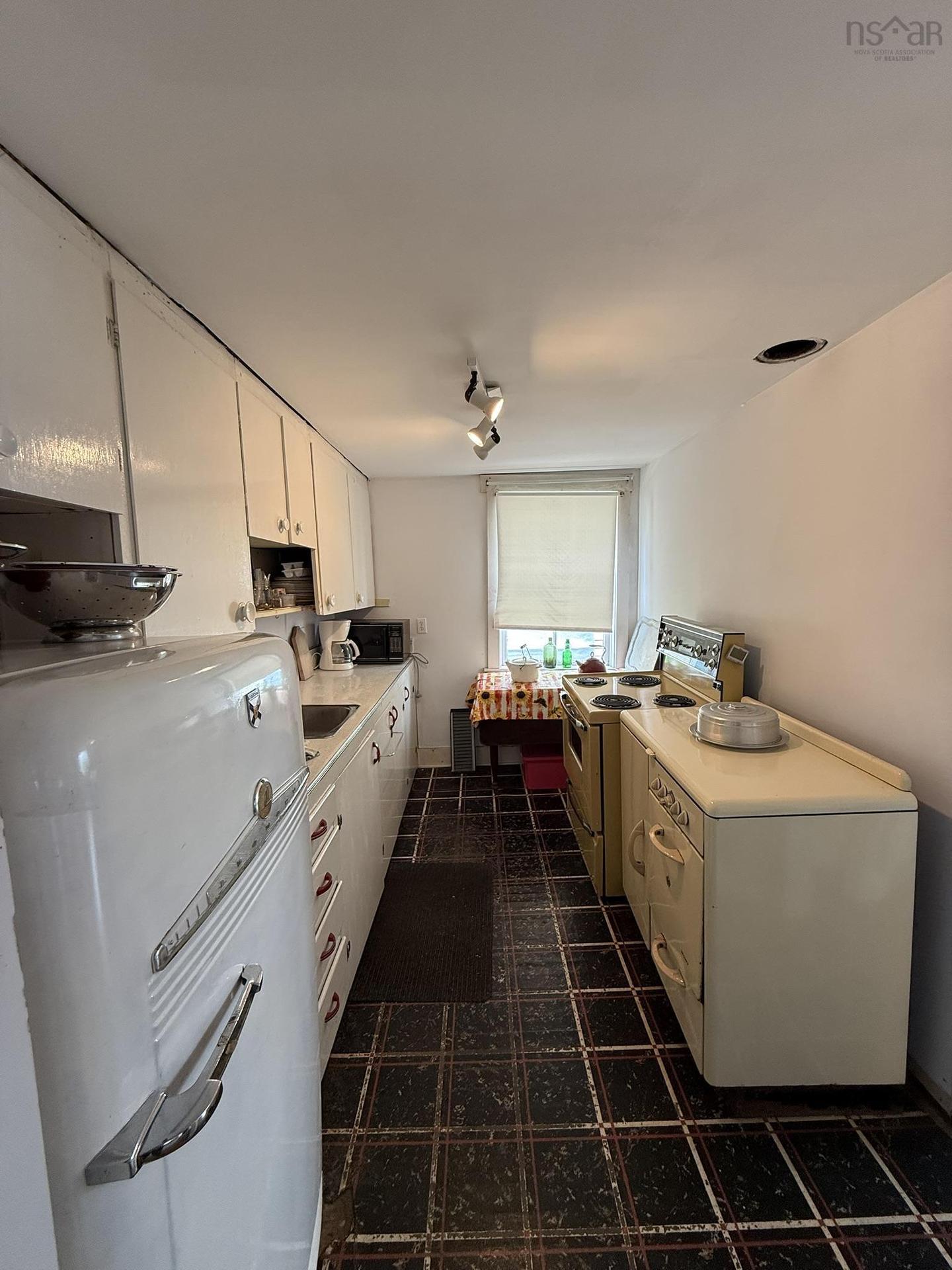 13886 Highway 6, Wallace, NS - Indoor