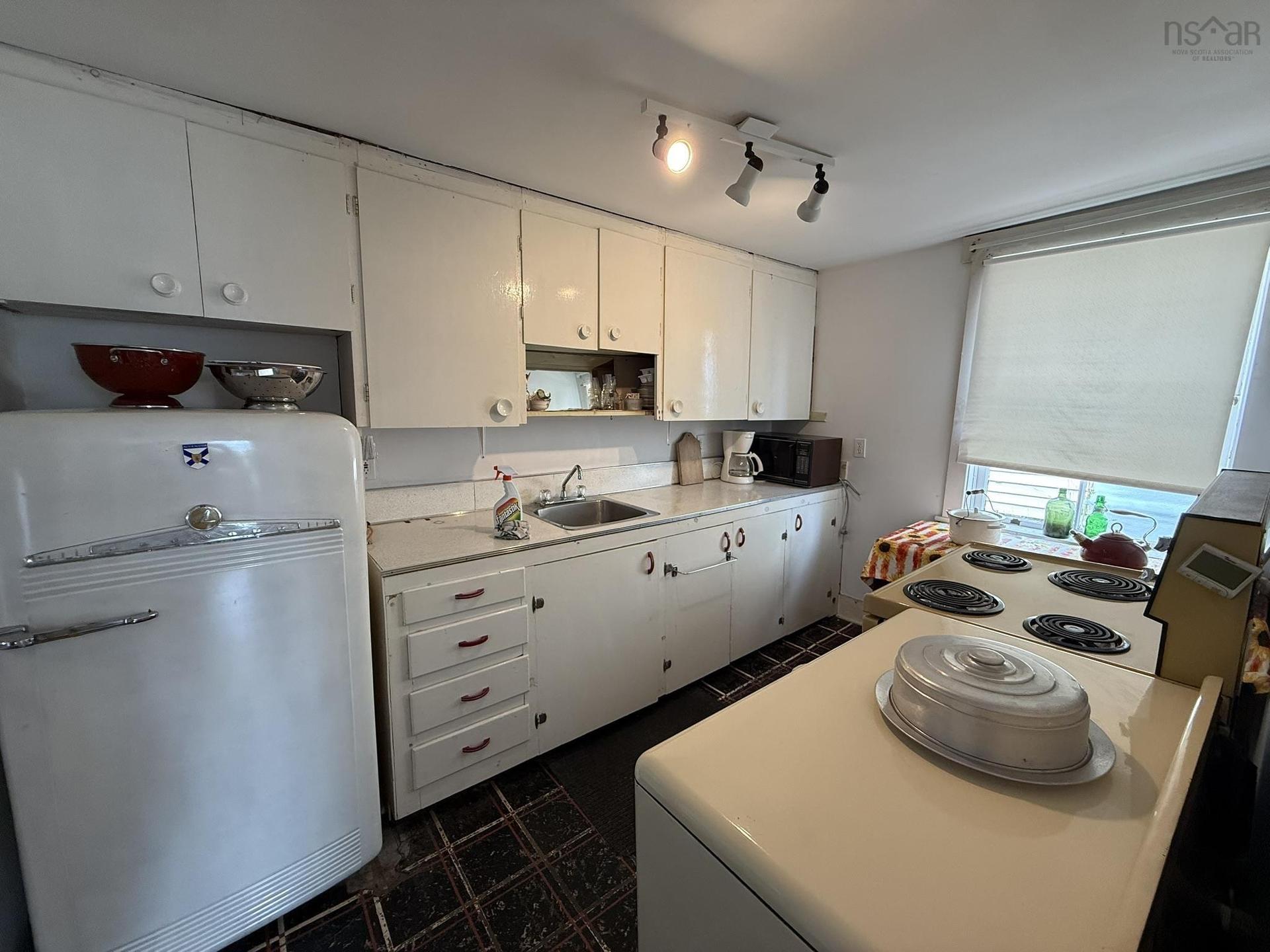 13886 Highway 6, Wallace, NS - Indoor Photo Showing Kitchen