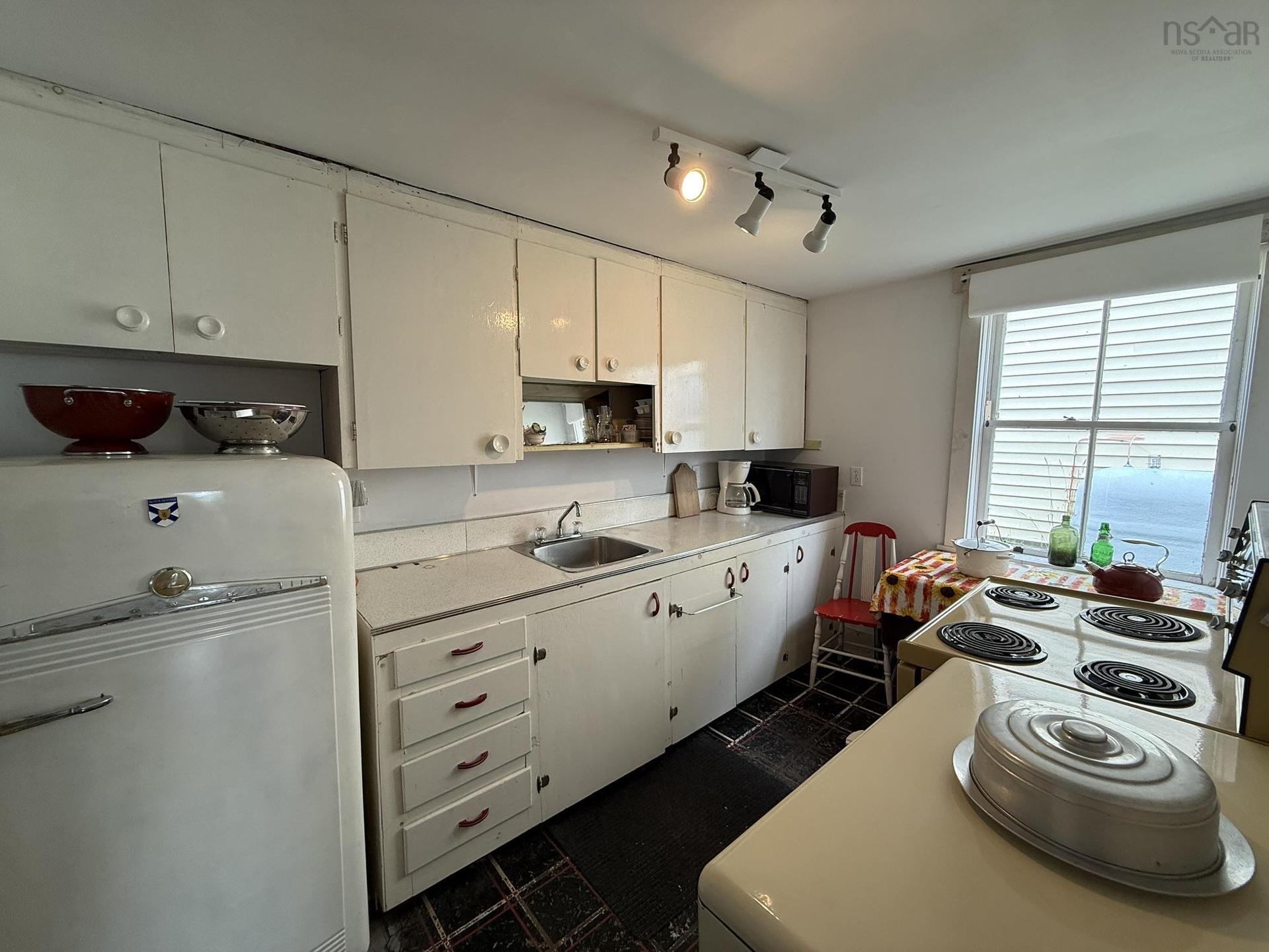 13886 Highway 6, Wallace, NS - Indoor Photo Showing Kitchen