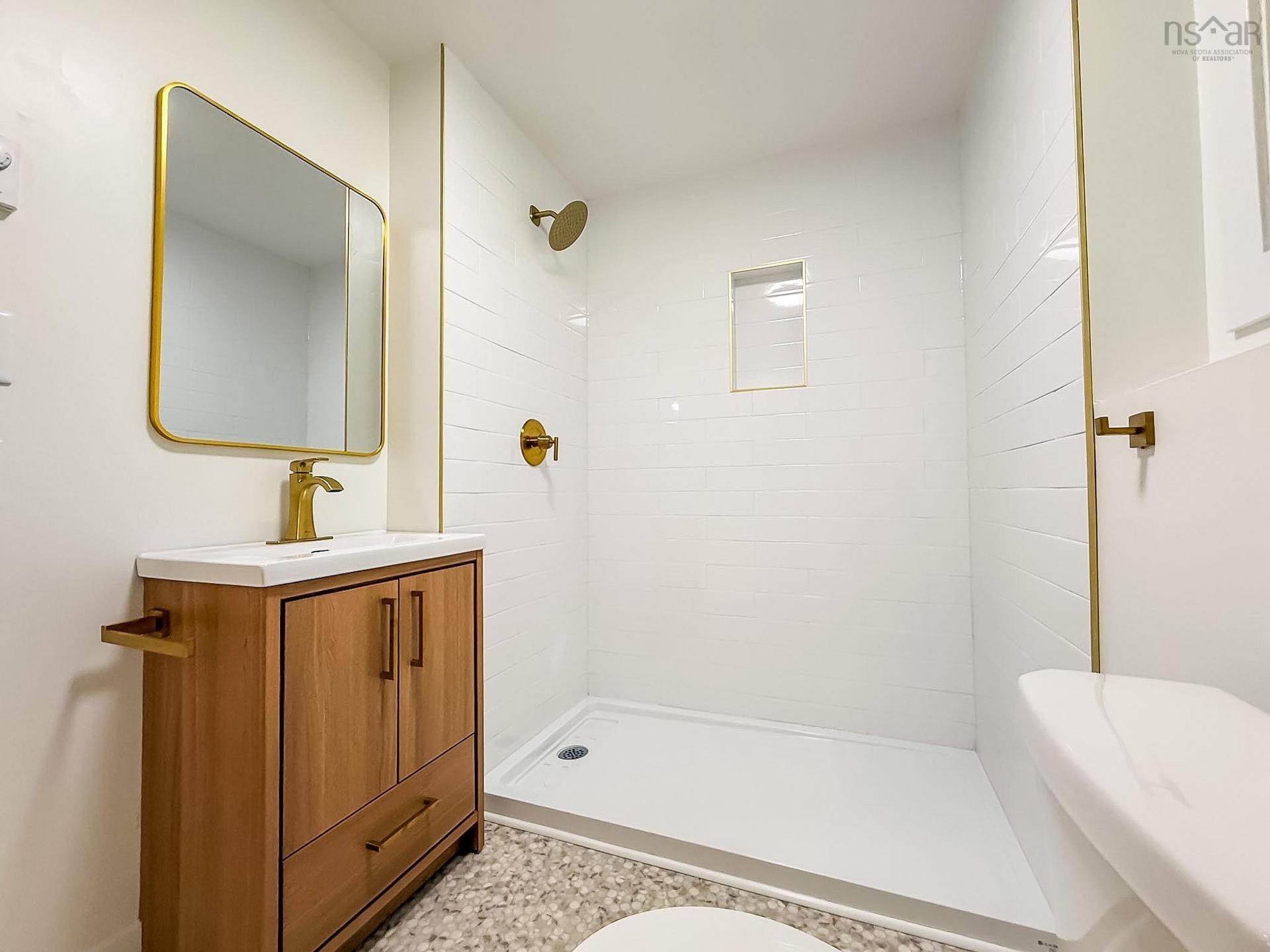 967 Westmount Road, Westmount, NS - Indoor Photo Showing Bathroom