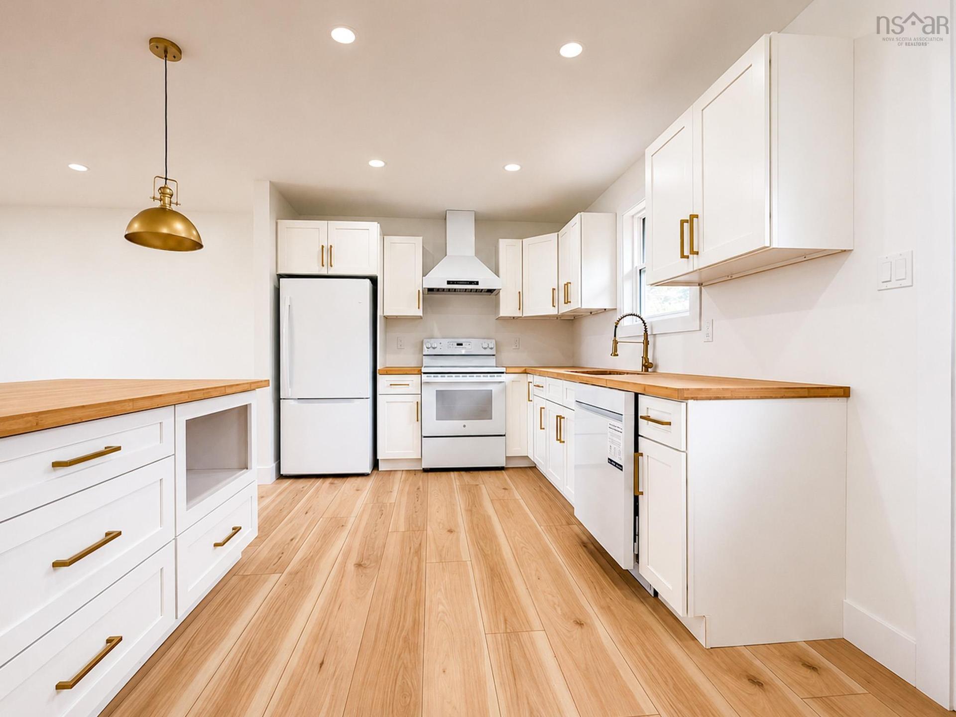 967 Westmount Road, Westmount, NS - Indoor Photo Showing Kitchen