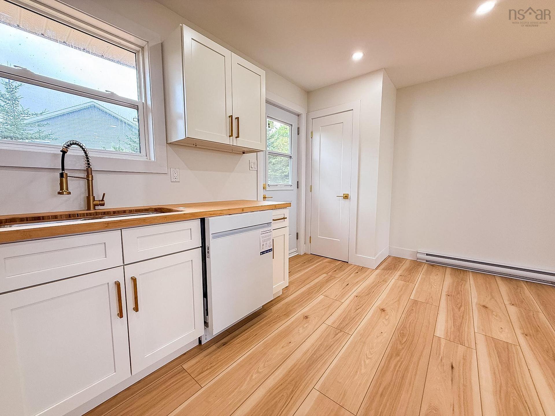 967 Westmount Road, Westmount, NS - Indoor Photo Showing Kitchen