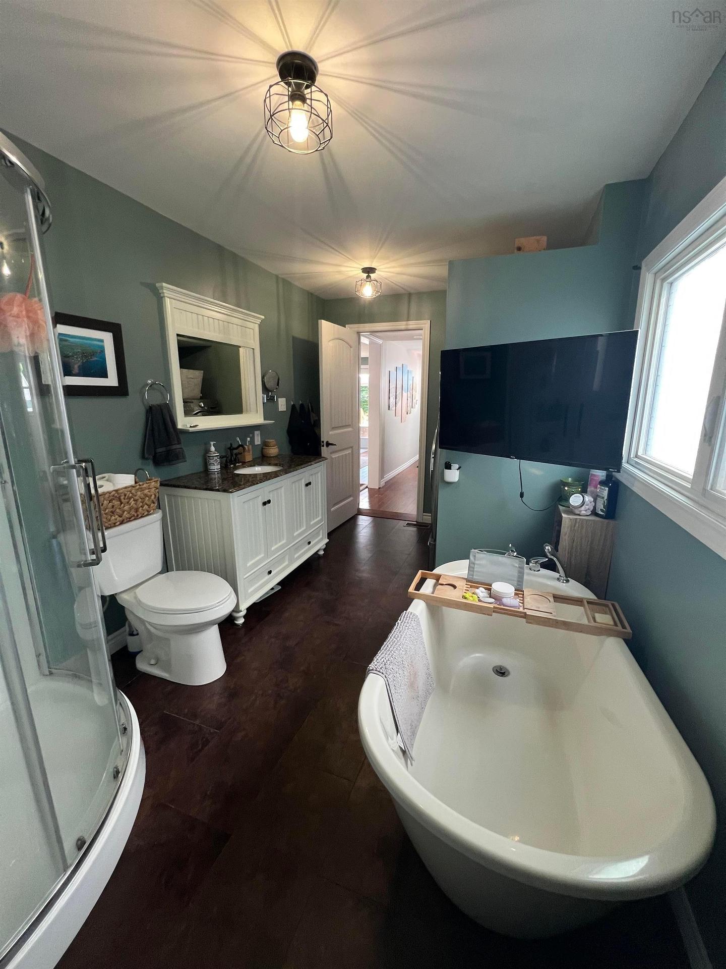 223 Brunswick Street, Truro, NS - Indoor Photo Showing Bathroom