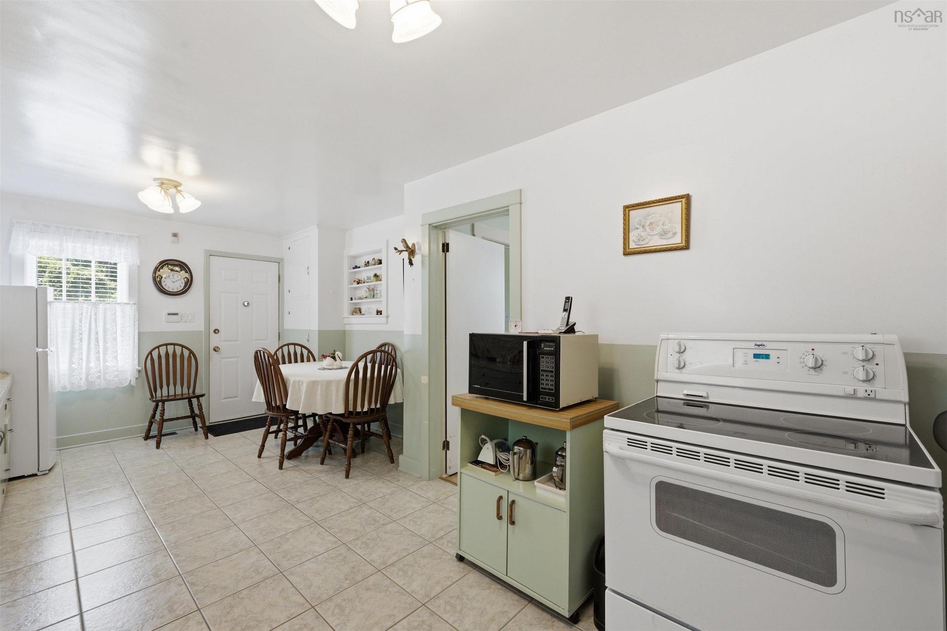 3360 Albert Street, Halifax, NS - Indoor