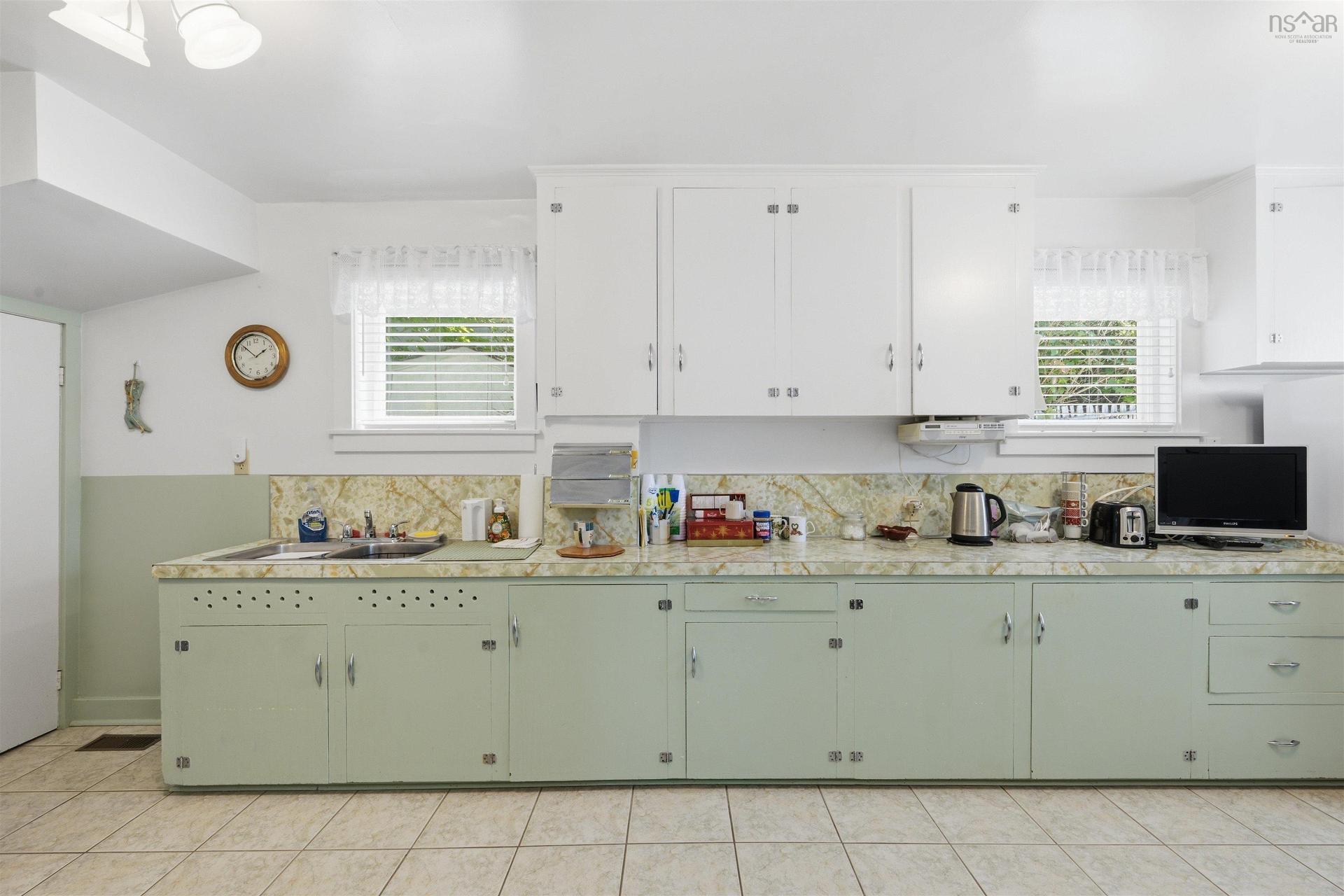 3360 Albert Street, Halifax, NS - Indoor Photo Showing Kitchen With Double Sink