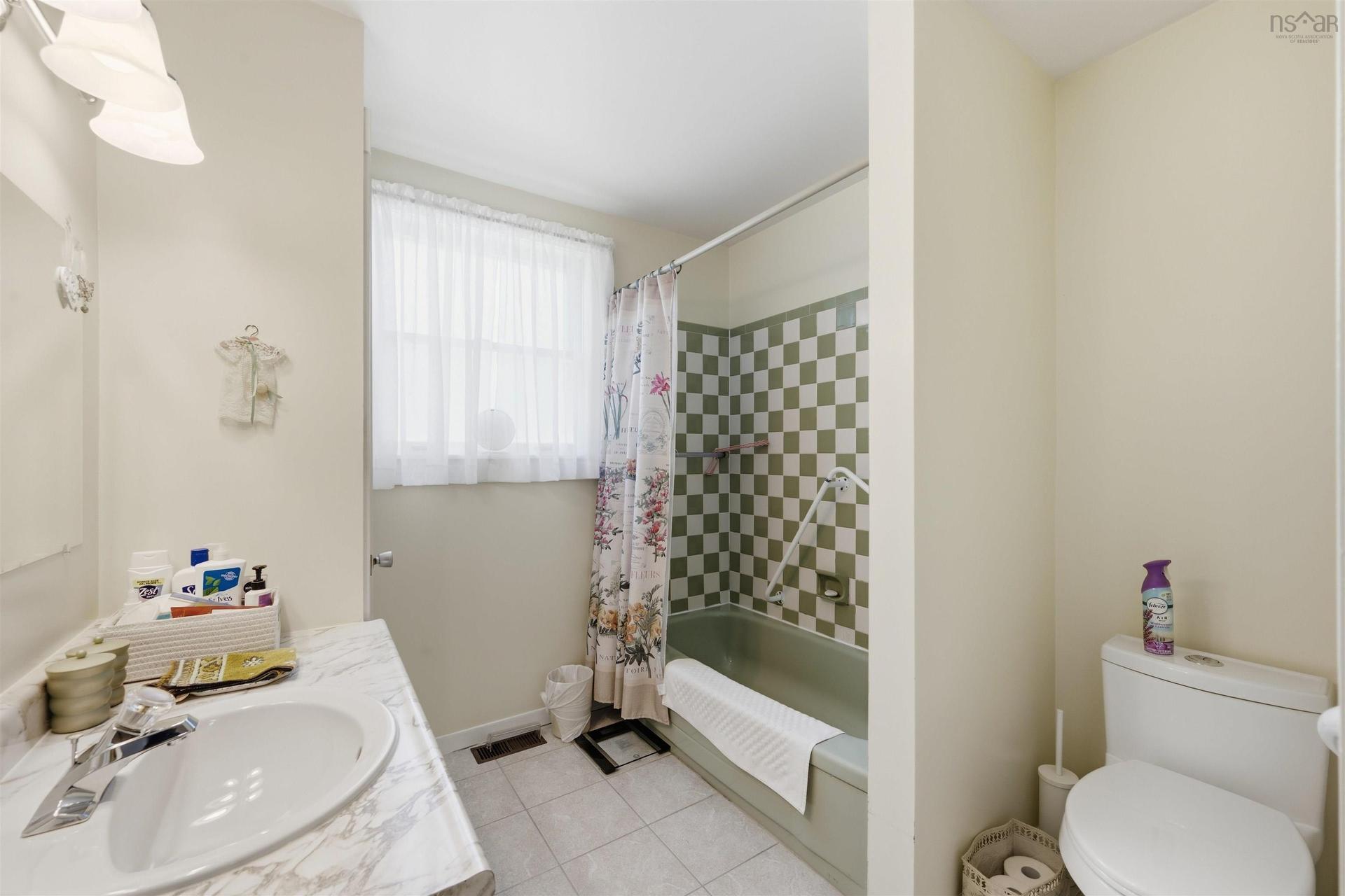 3360 Albert Street, Halifax, NS - Indoor Photo Showing Bathroom