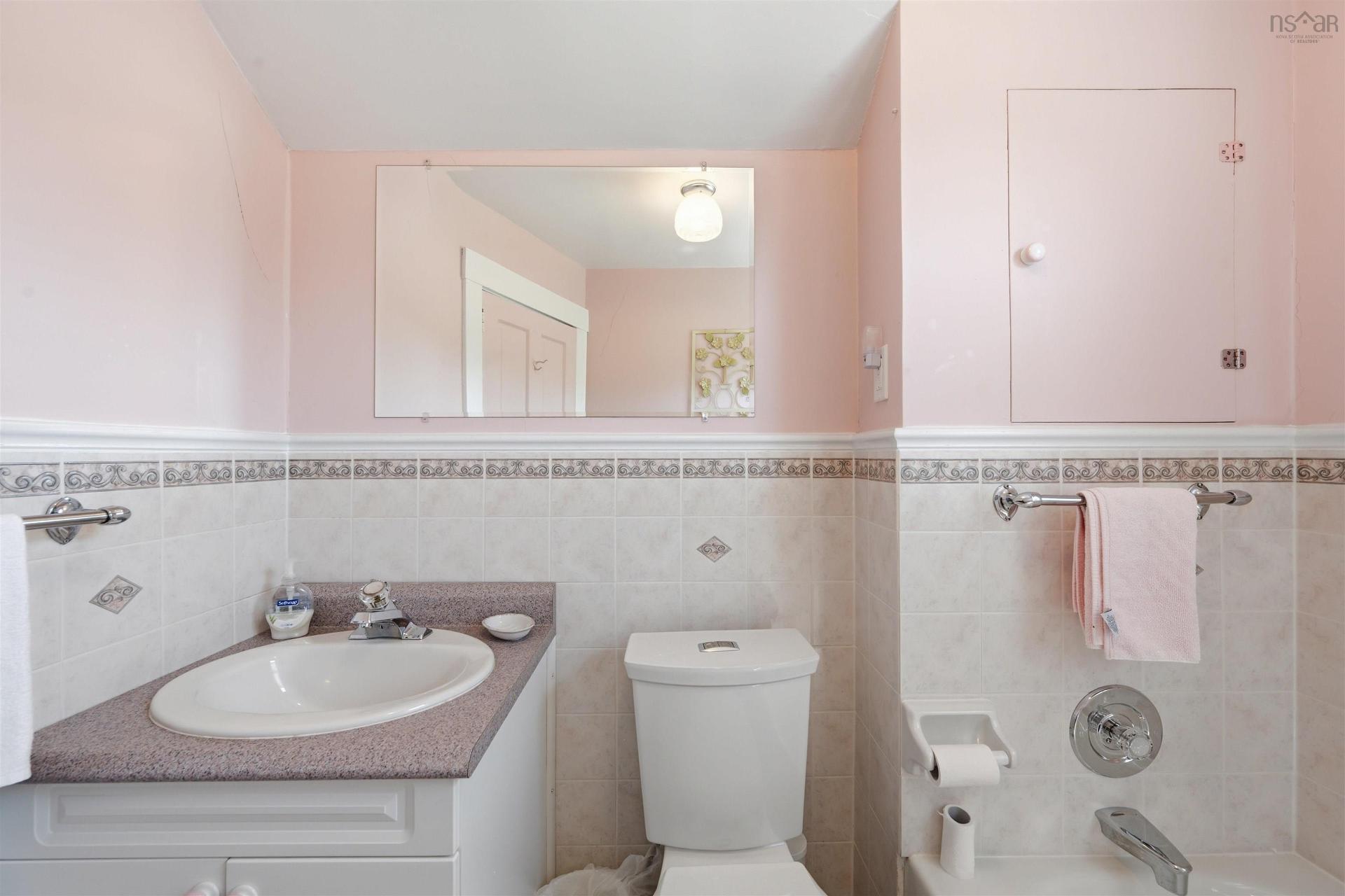3360 Albert Street, Halifax, NS - Indoor Photo Showing Bathroom