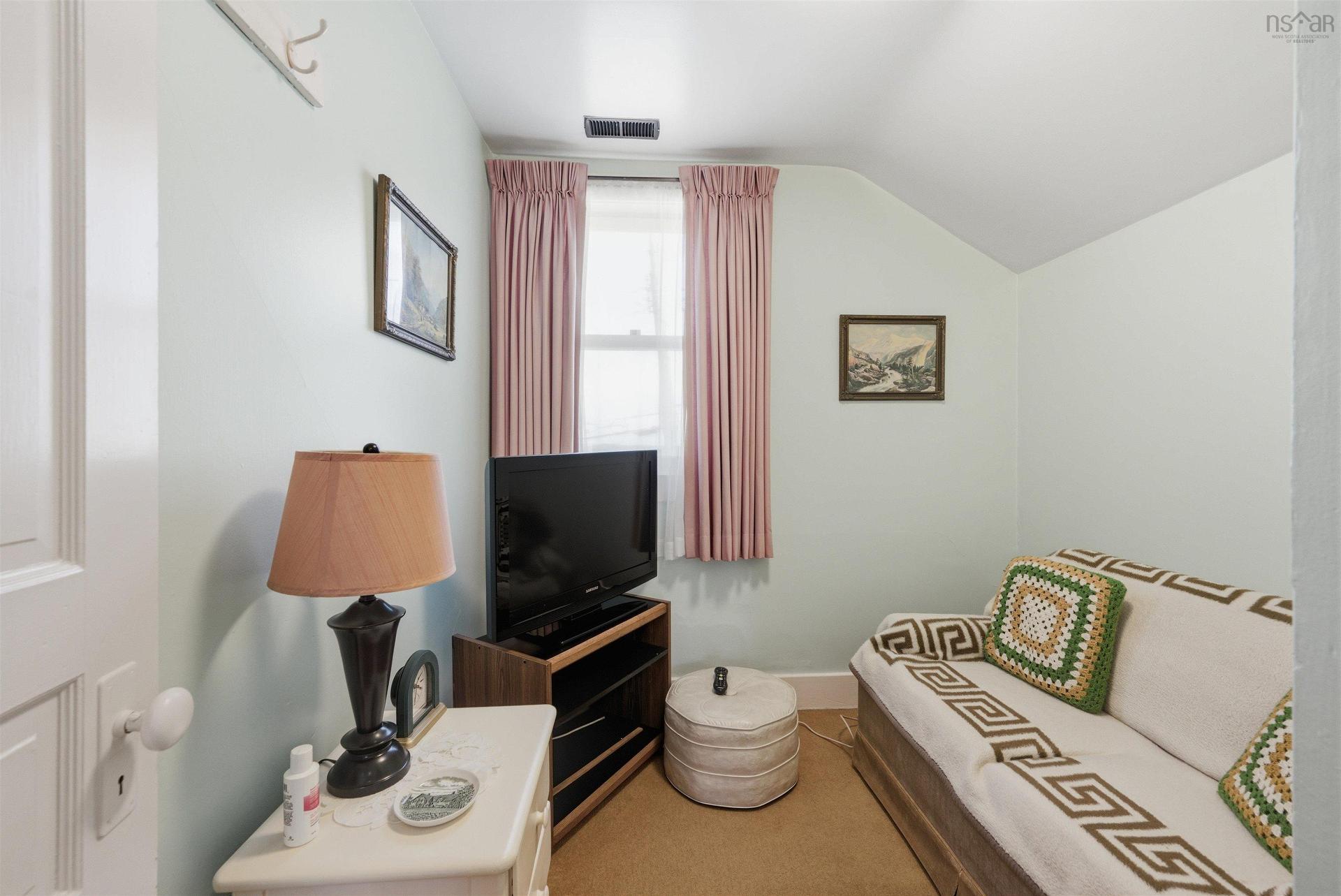 3360 Albert Street, Halifax, NS - Indoor