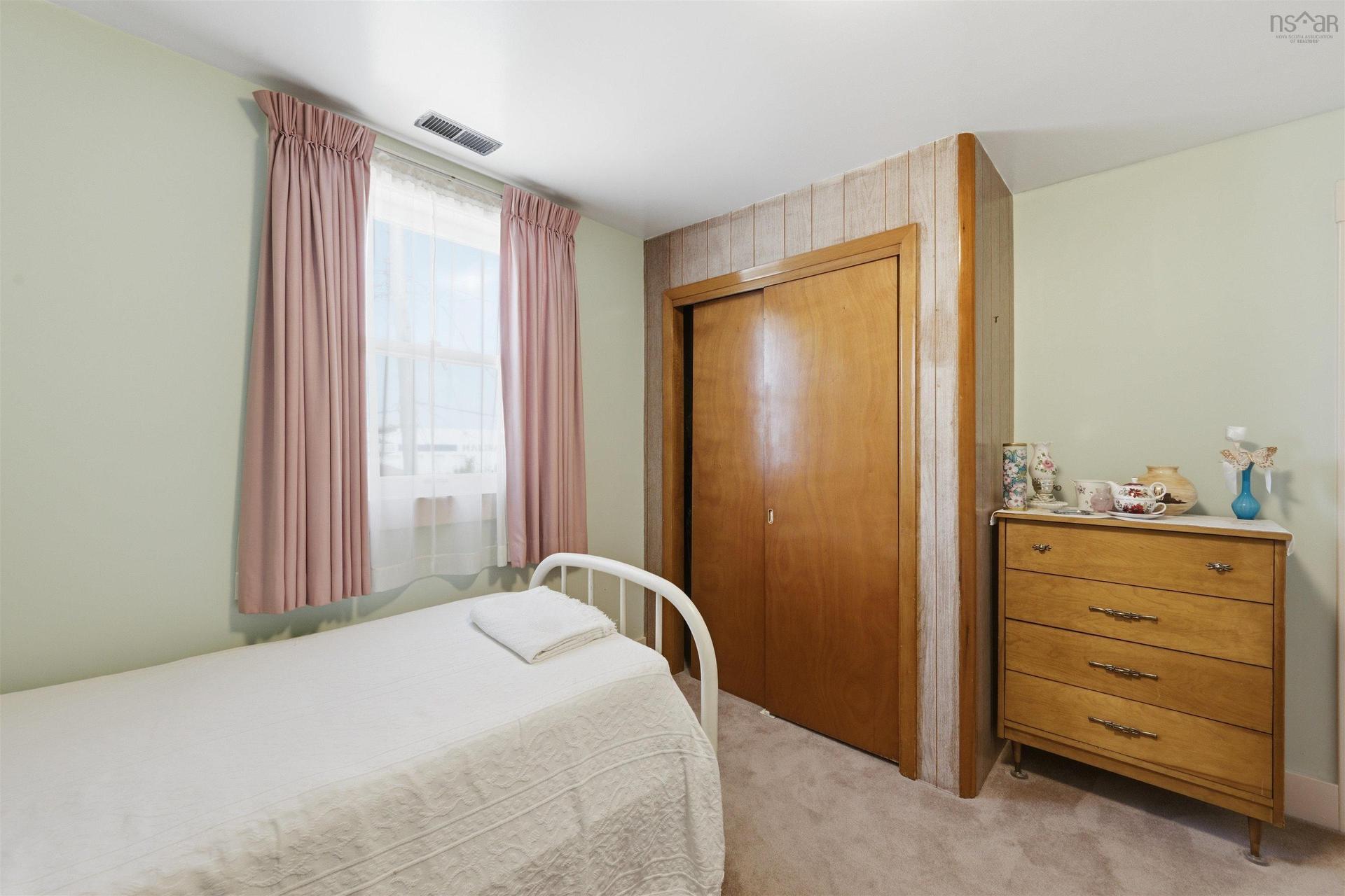 3360 Albert Street, Halifax, NS - Indoor Photo Showing Bedroom