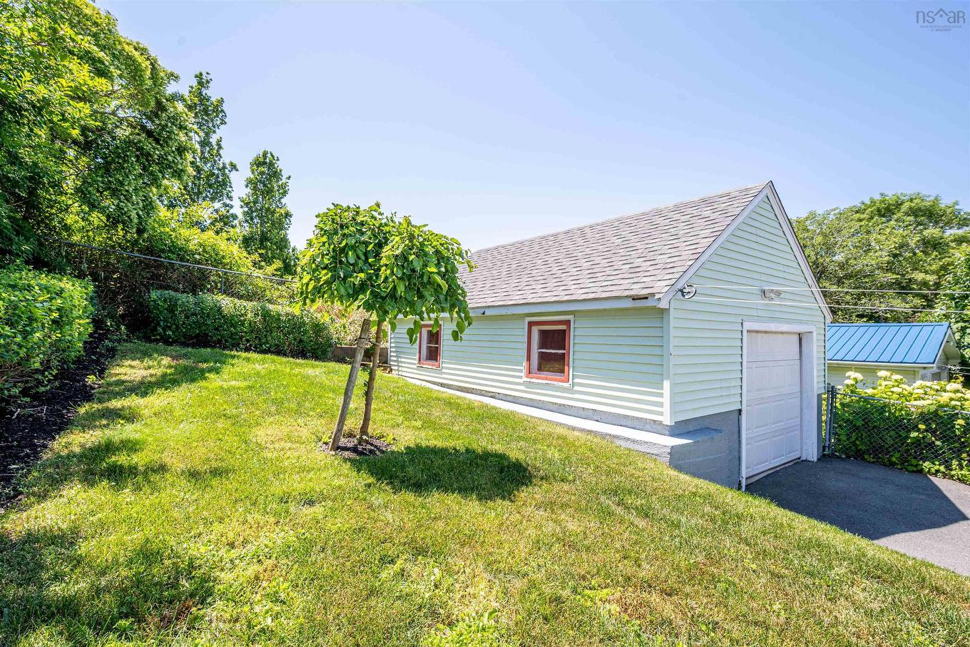 3360 Albert Street, Halifax, NS - Outdoor