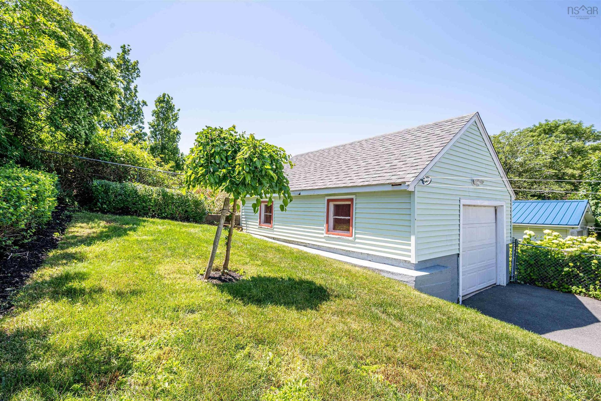 3360 Albert Street, Halifax, NS - Outdoor