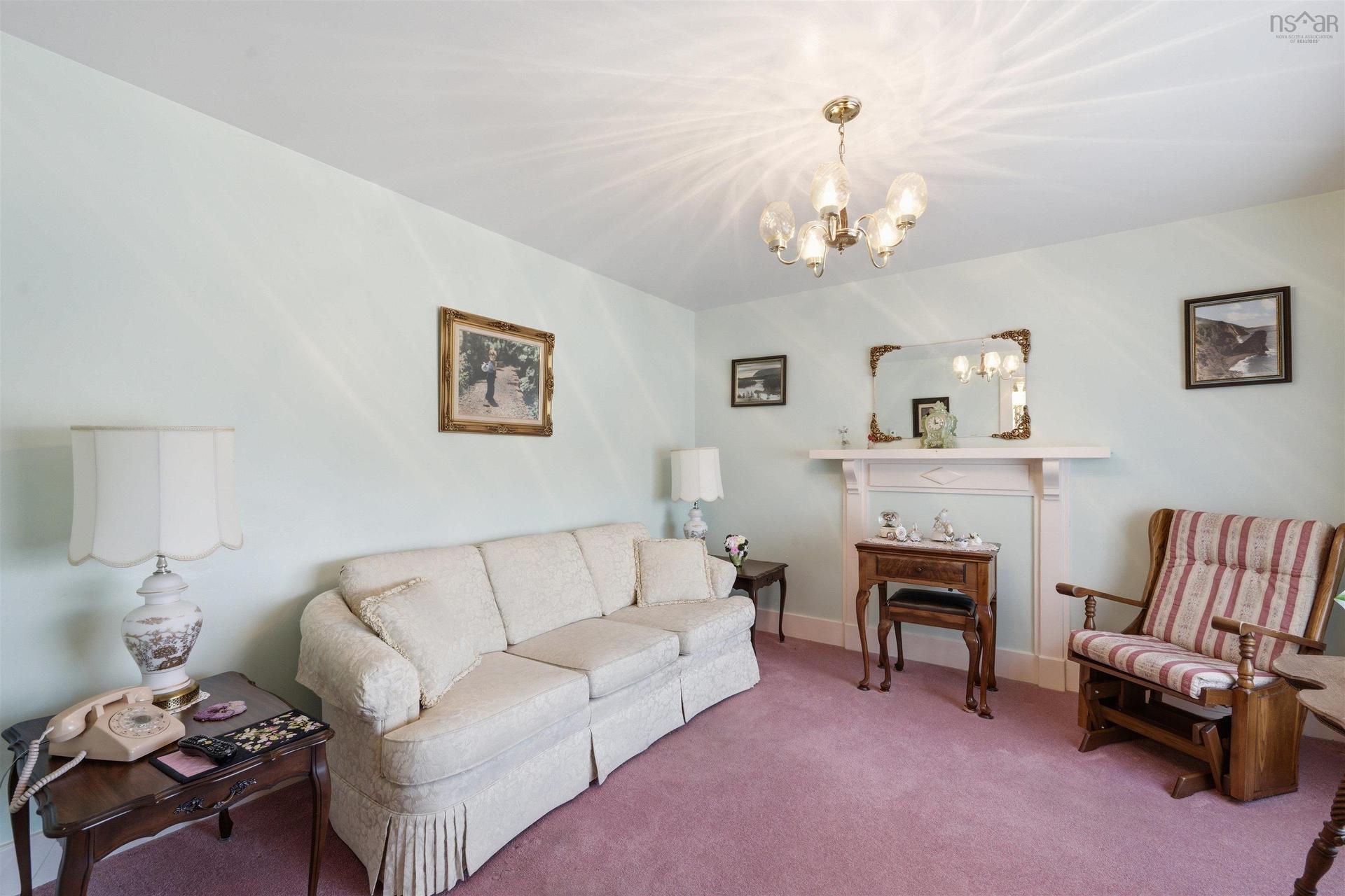3360 Albert Street, Halifax, NS - Indoor Photo Showing Living Room