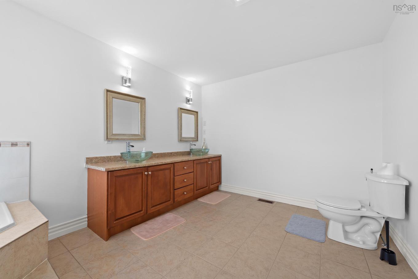31 Transom Drive, Halifax, NS - Indoor Photo Showing Bathroom