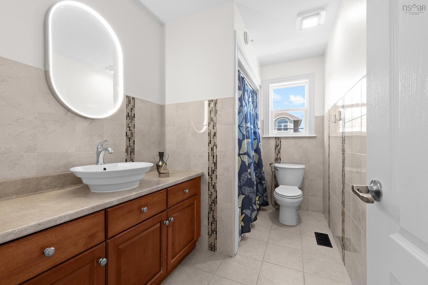 31 Transom Drive, Halifax, NS - Indoor Photo Showing Bathroom