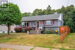 32 Bainbridge ST Sault Ste. Marie, ON P6C 2G9