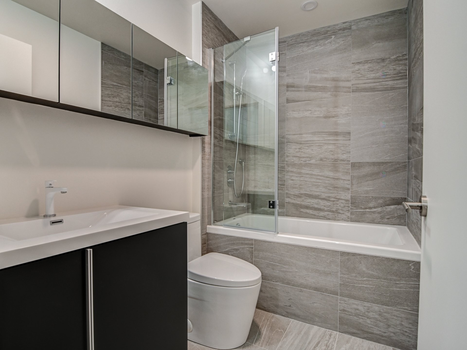 Bathroom - 532-1550 Rue Des Bassins, Montréal (Le Sud-Ouest), QC - Indoor Photo Showing Bathroom