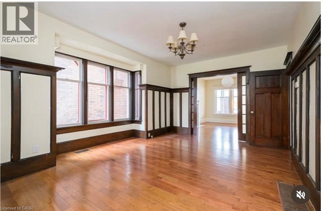 31 St. Clair Avenue, Hamilton, ON - Indoor Photo Showing Other Room