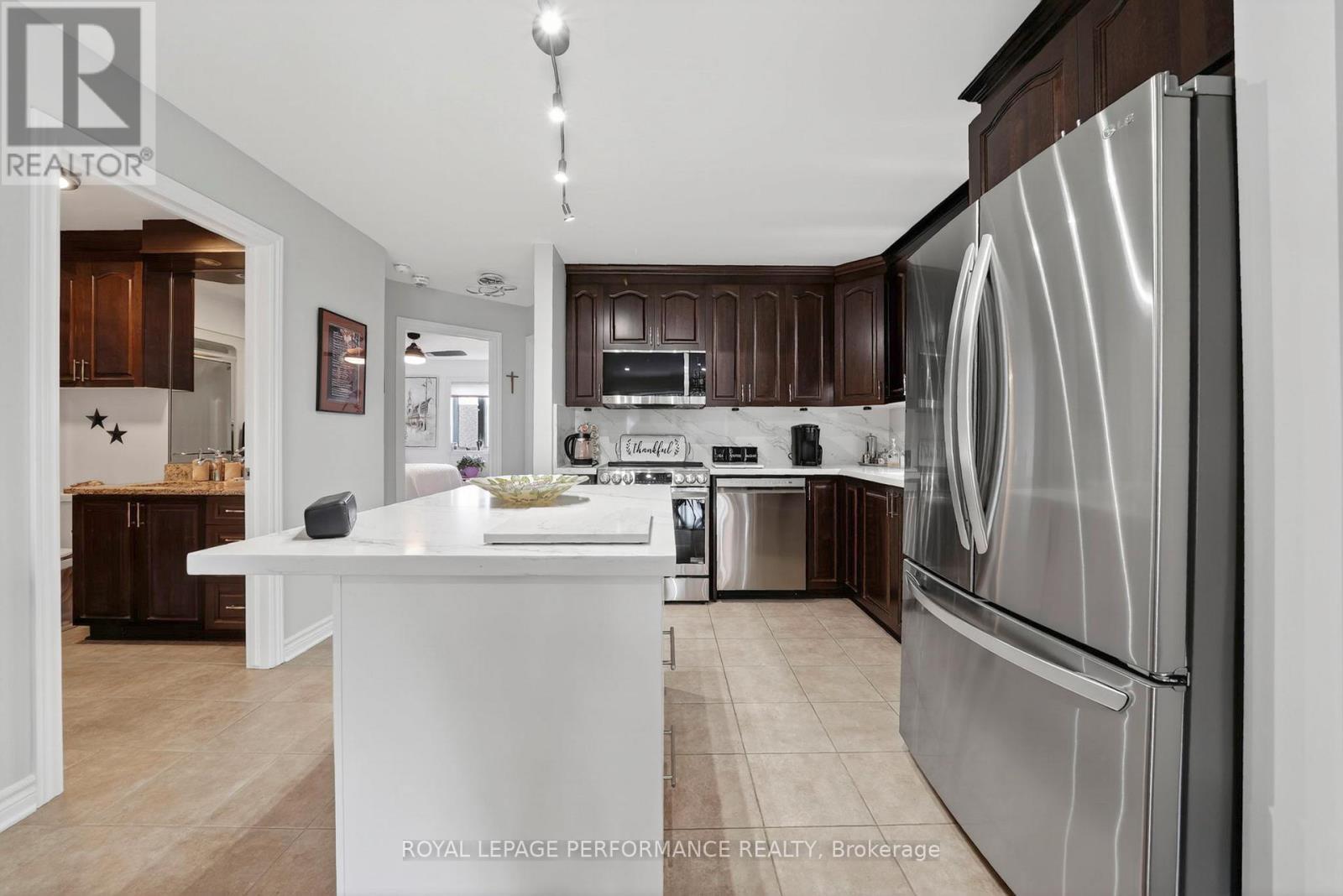 204 - 222 First Street E, Cornwall, ON - Indoor Photo Showing Kitchen With Stainless Steel Kitchen