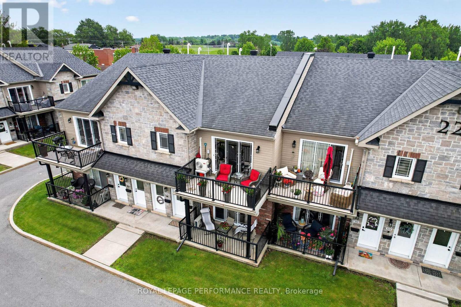 204 - 222 First Street E, Cornwall, ON - Outdoor