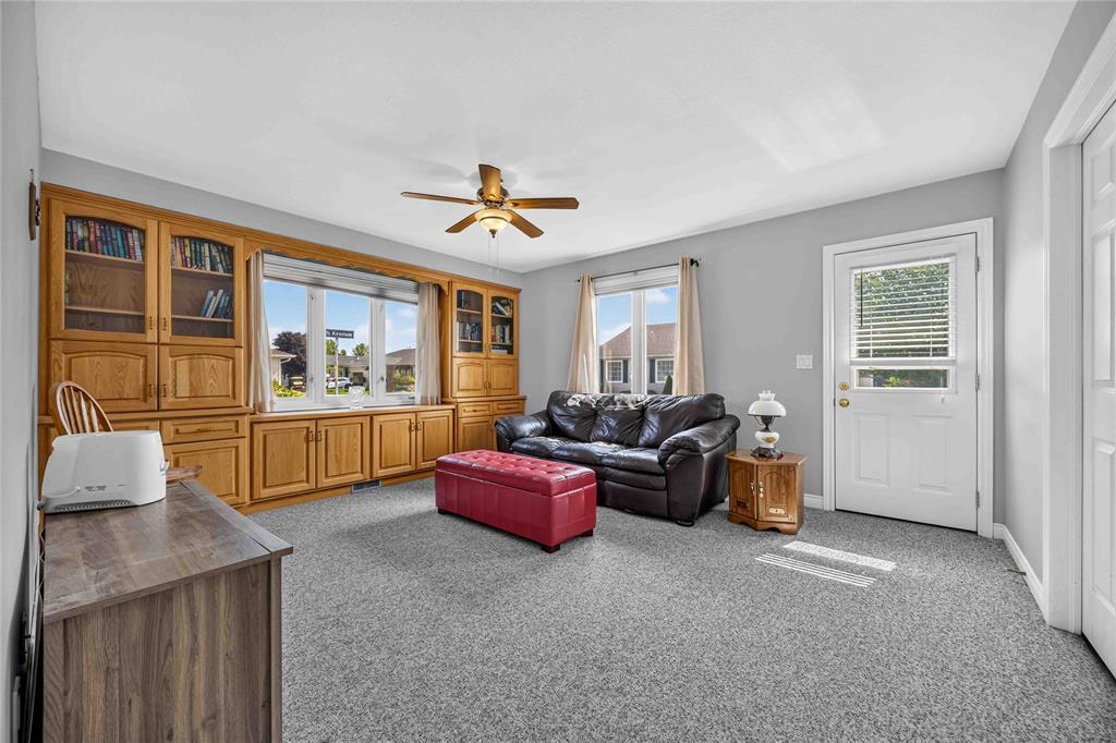 359-5700 Blackwell Sideroad, Sarnia, ON - Indoor