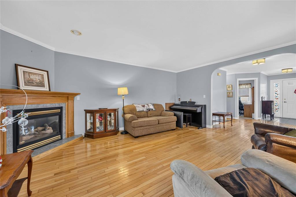 359-5700 Blackwell Sideroad, Sarnia, ON - Indoor Photo Showing Living Room With Fireplace