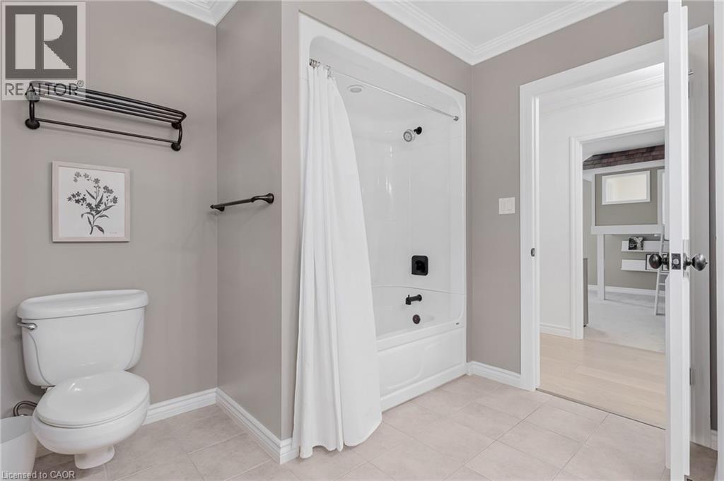 203 Forsyth Drive, Waterloo, ON - Indoor Photo Showing Bathroom