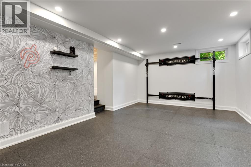 203 Forsyth Drive, Waterloo, ON - Indoor