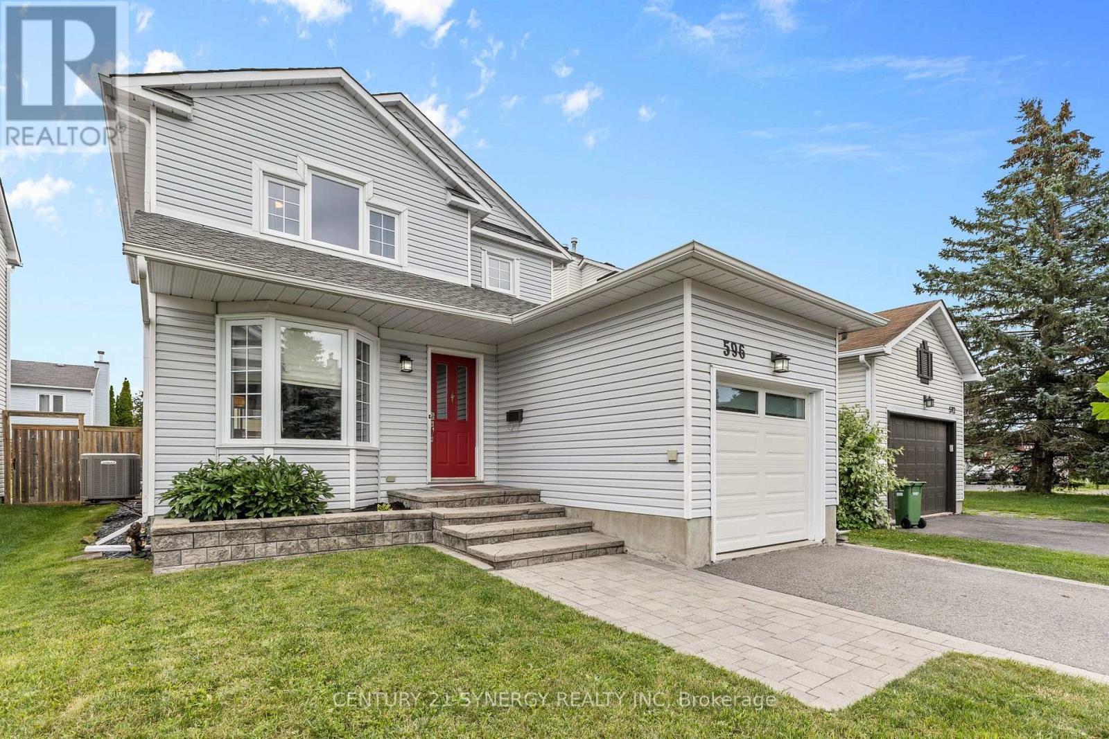 596 Deancourt Crescent, Ottawa, ON - Outdoor
