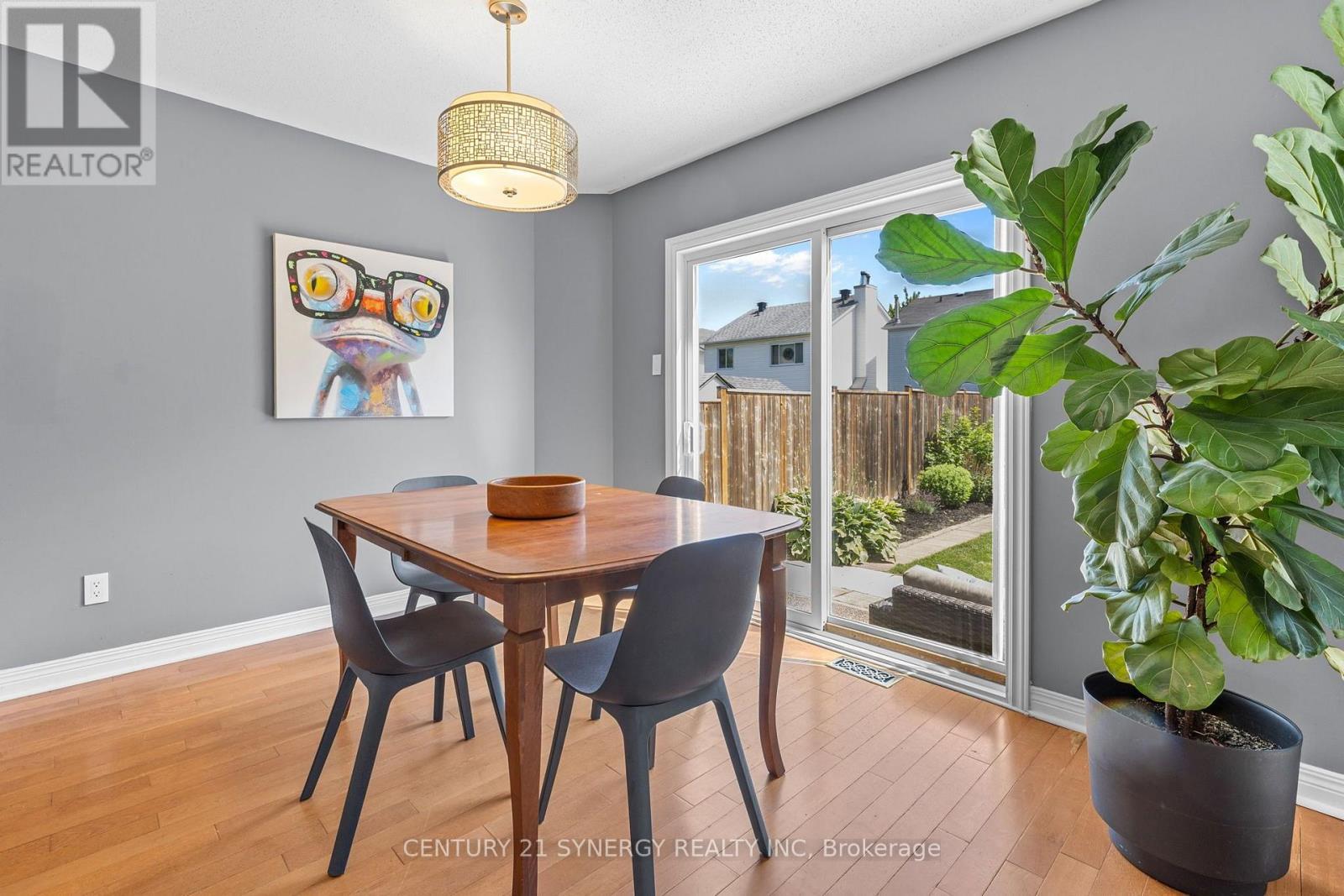 596 Deancourt Crescent, Ottawa, ON - Indoor Photo Showing Dining Room