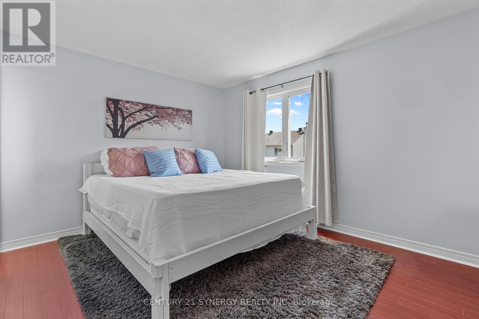 596 Deancourt Crescent, Ottawa, ON - Indoor Photo Showing Bedroom