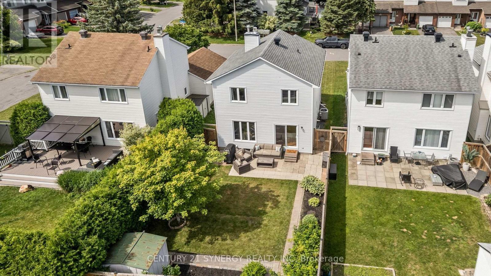 596 Deancourt Crescent, Ottawa, ON - Outdoor