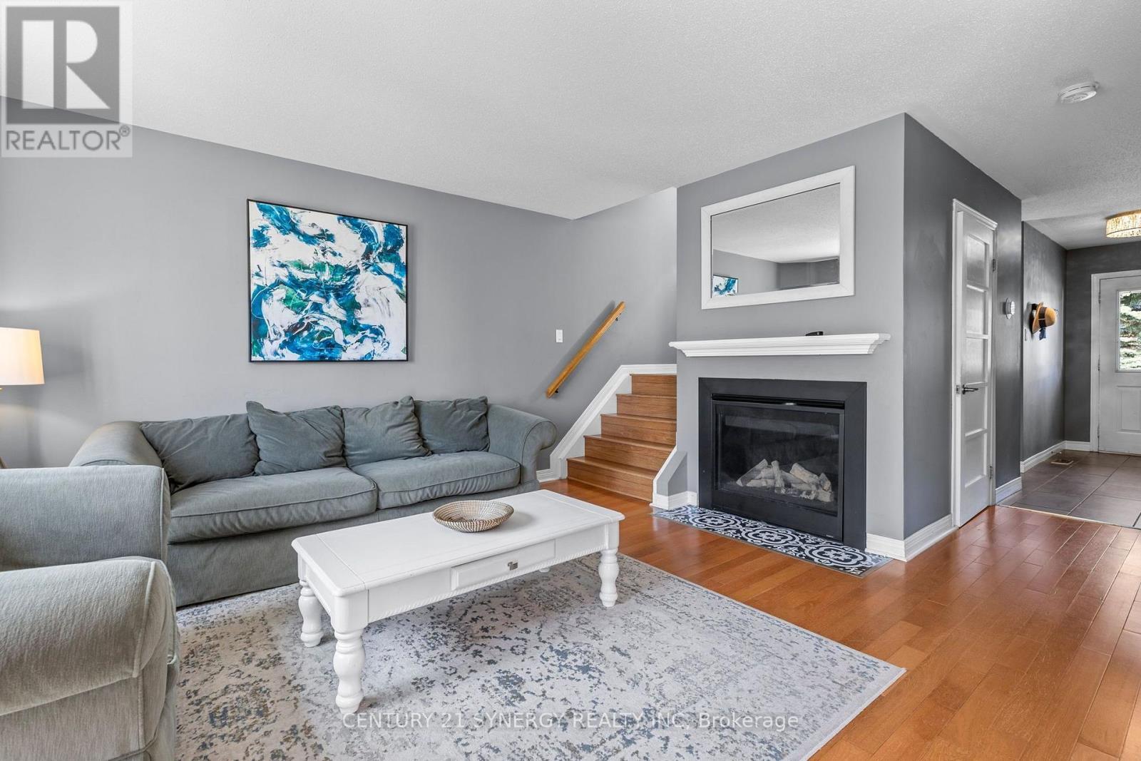 596 Deancourt Crescent, Ottawa, ON - Indoor Photo Showing Living Room With Fireplace
